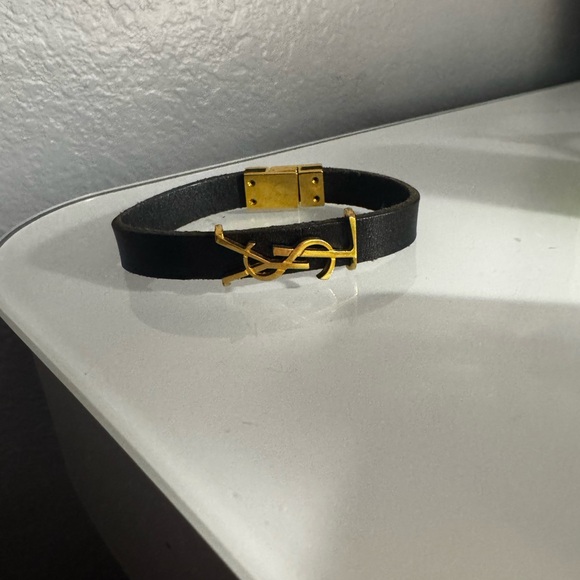 YVES SAINT LAURENT CASSANDRA LEATHER BRACELET - Picture 2 of 5